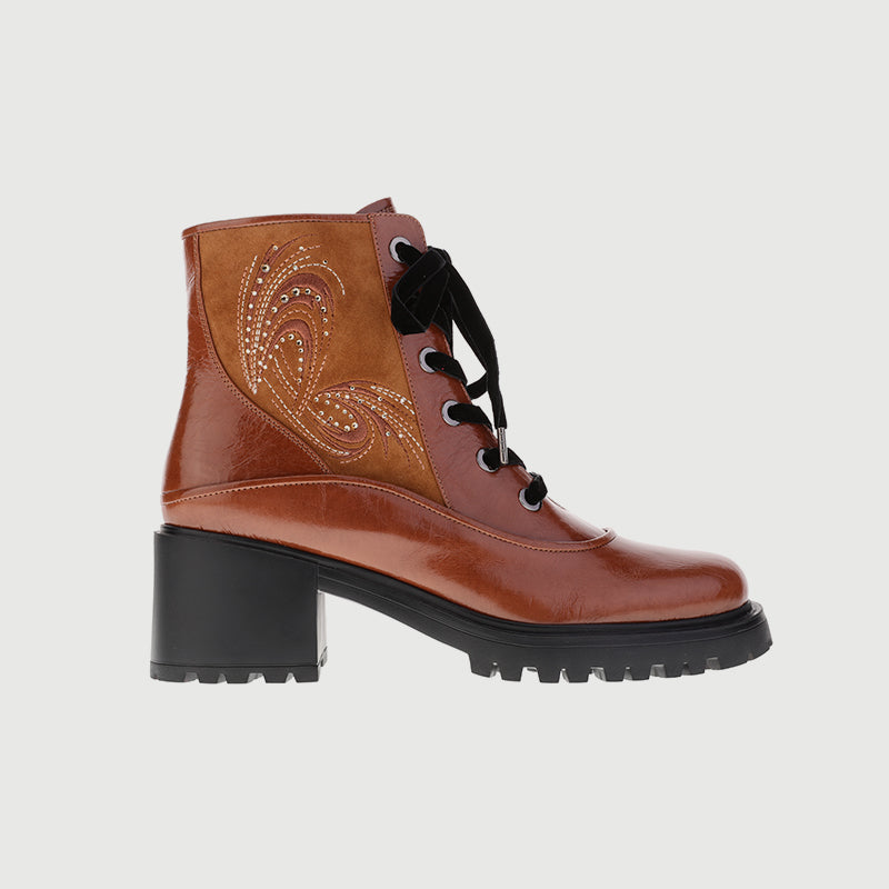 Casual Boots in Oil-Tanned Leather