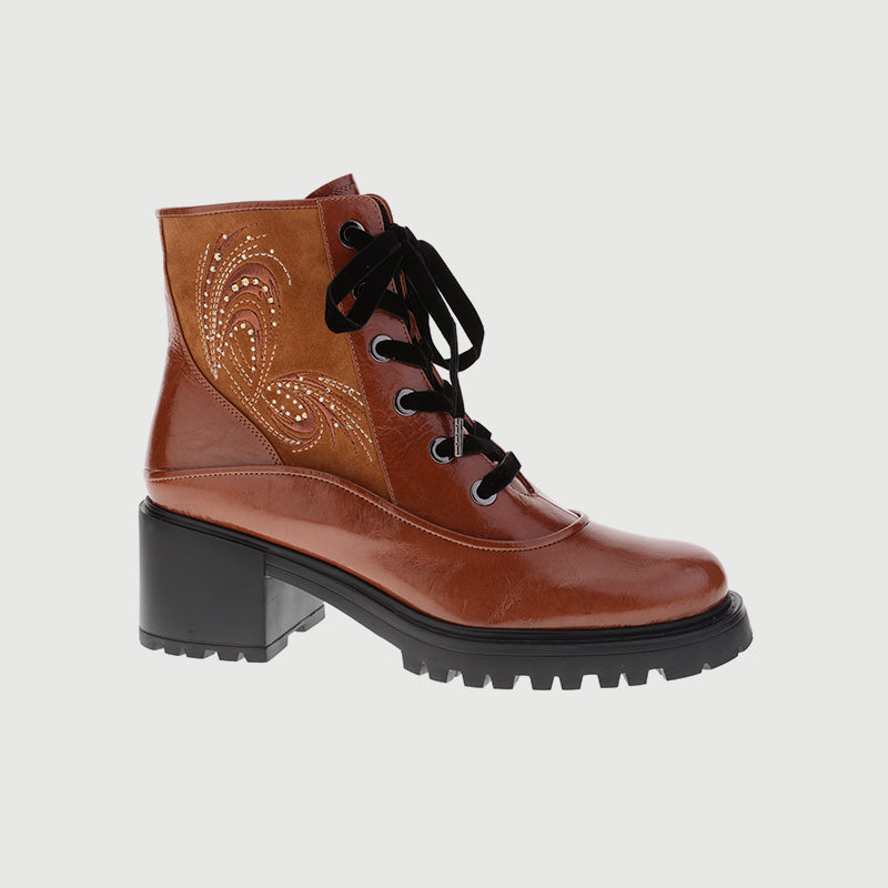 Casual Boots in Oil-Tanned Leather