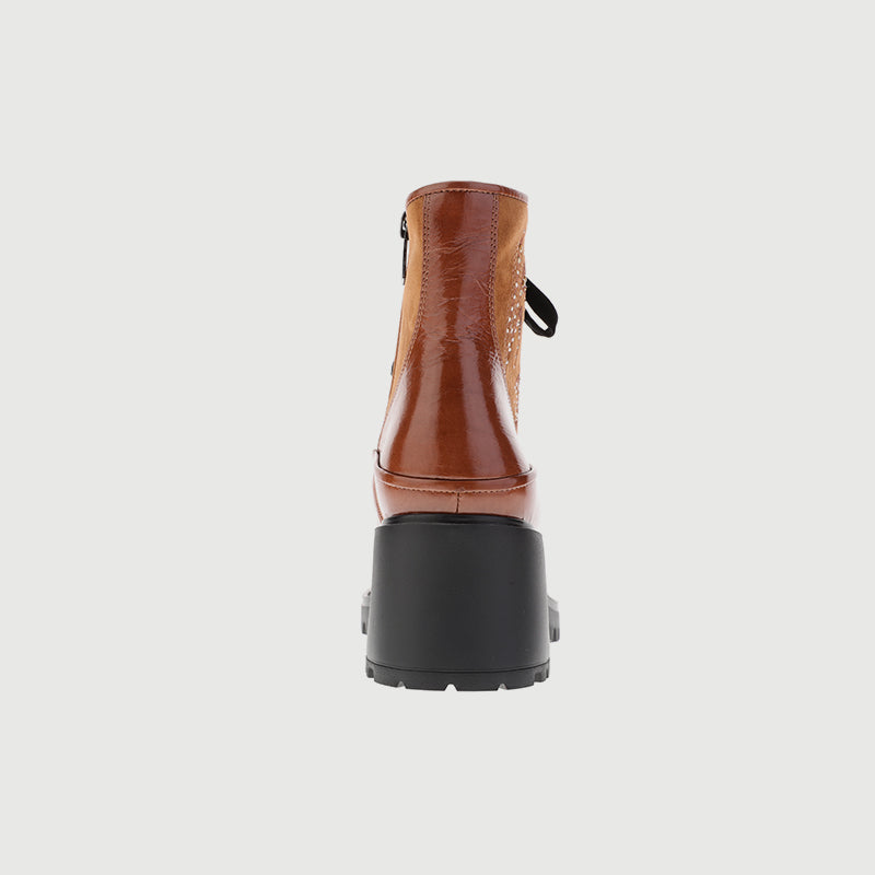 Casual Boots in Oil-Tanned Leather