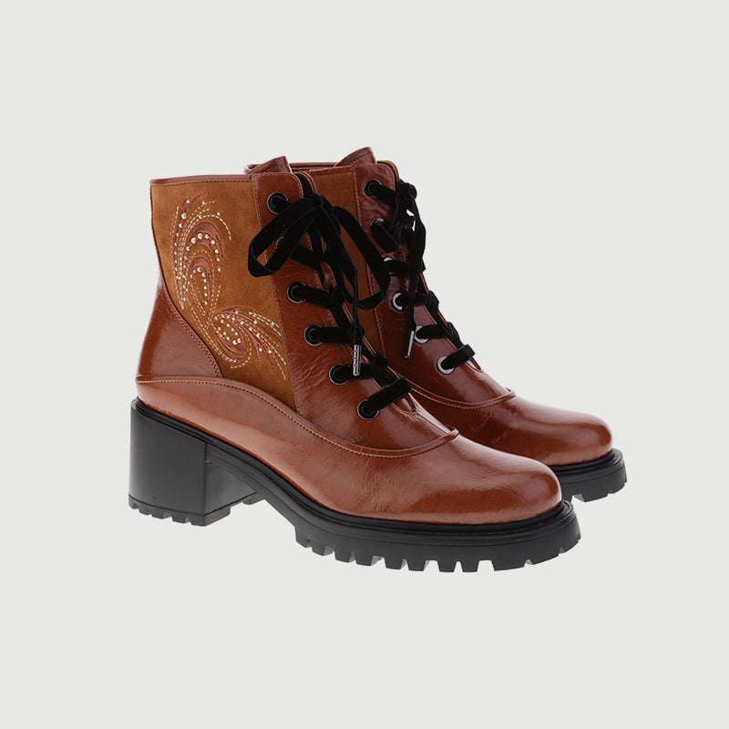 Casual Boots in Oil-Tanned Leather