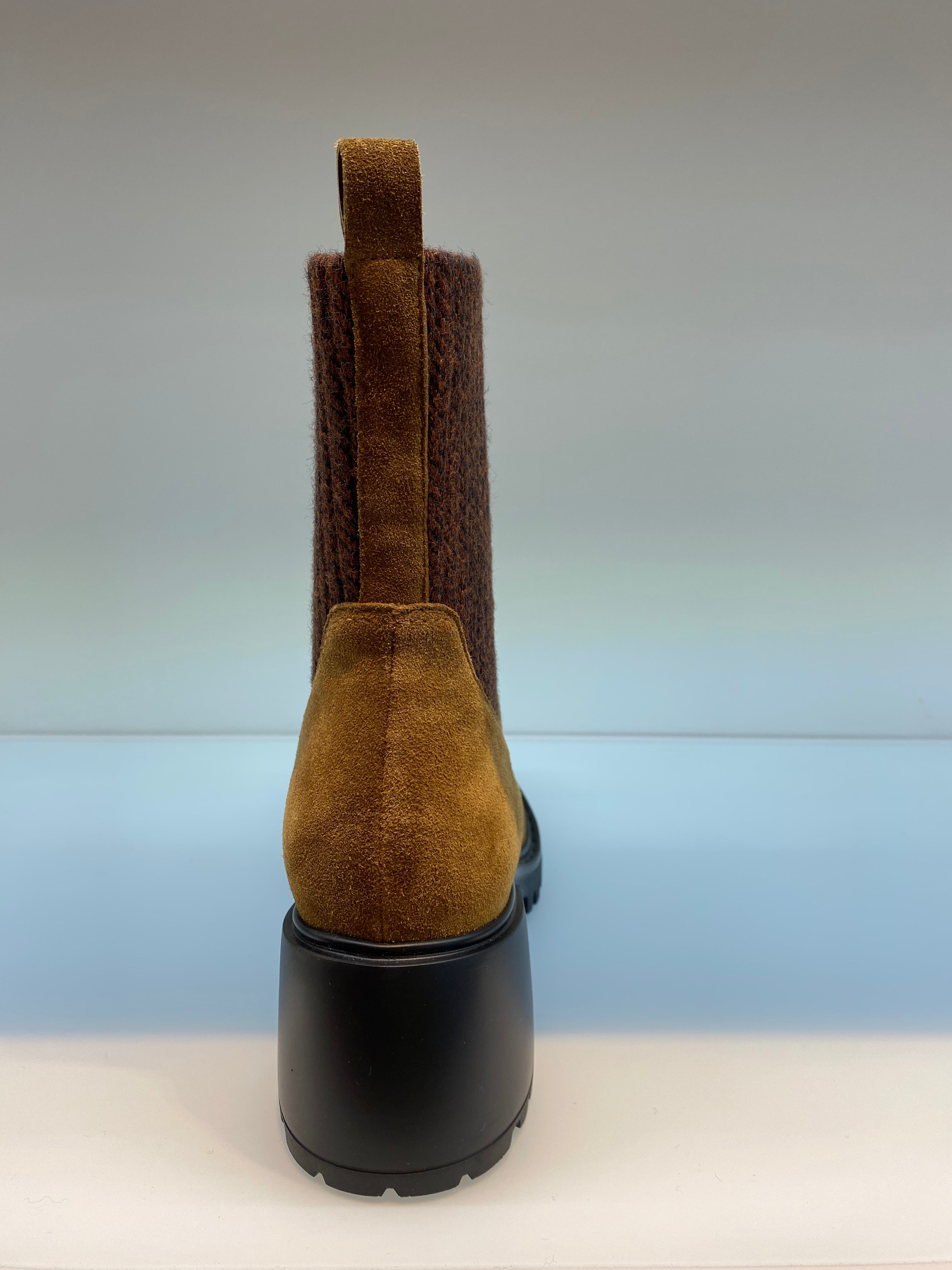 Boot with nappa leather and wool