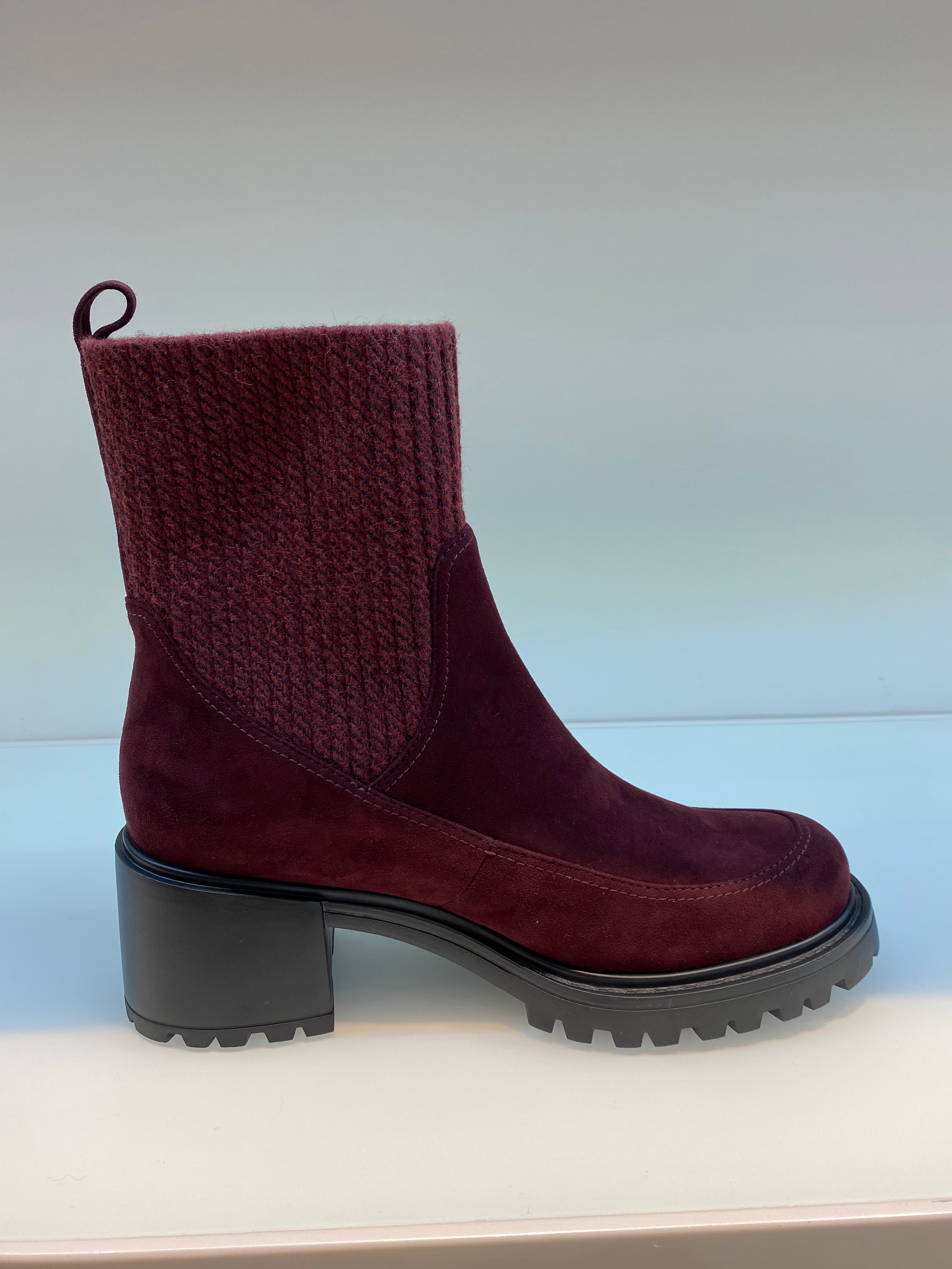 Boot with nappa leather and wool